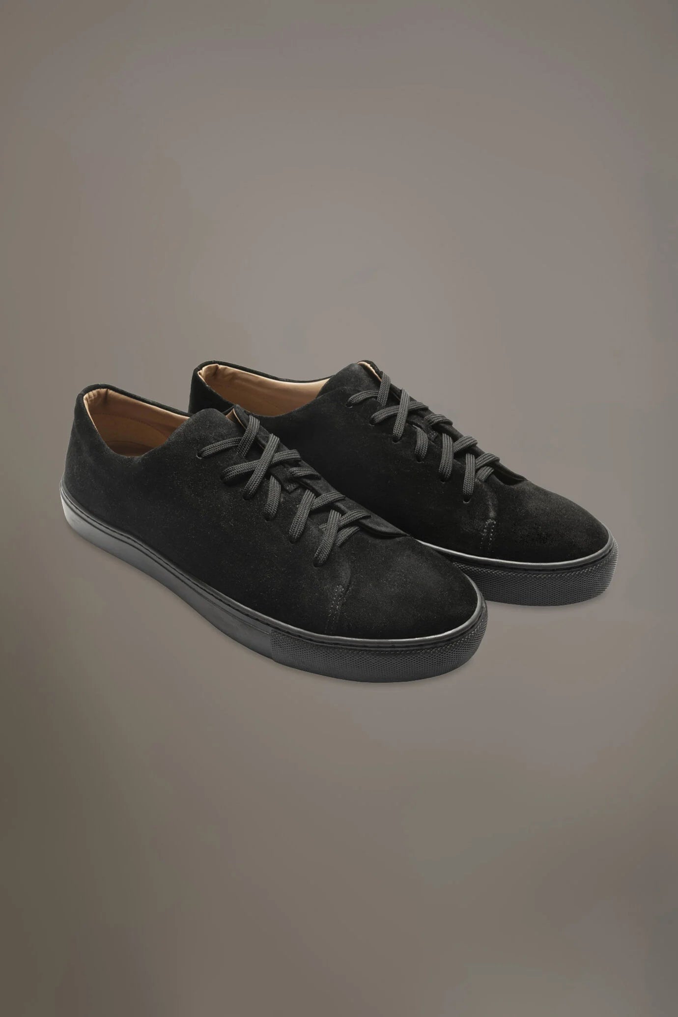 100% suede leather sneakers
