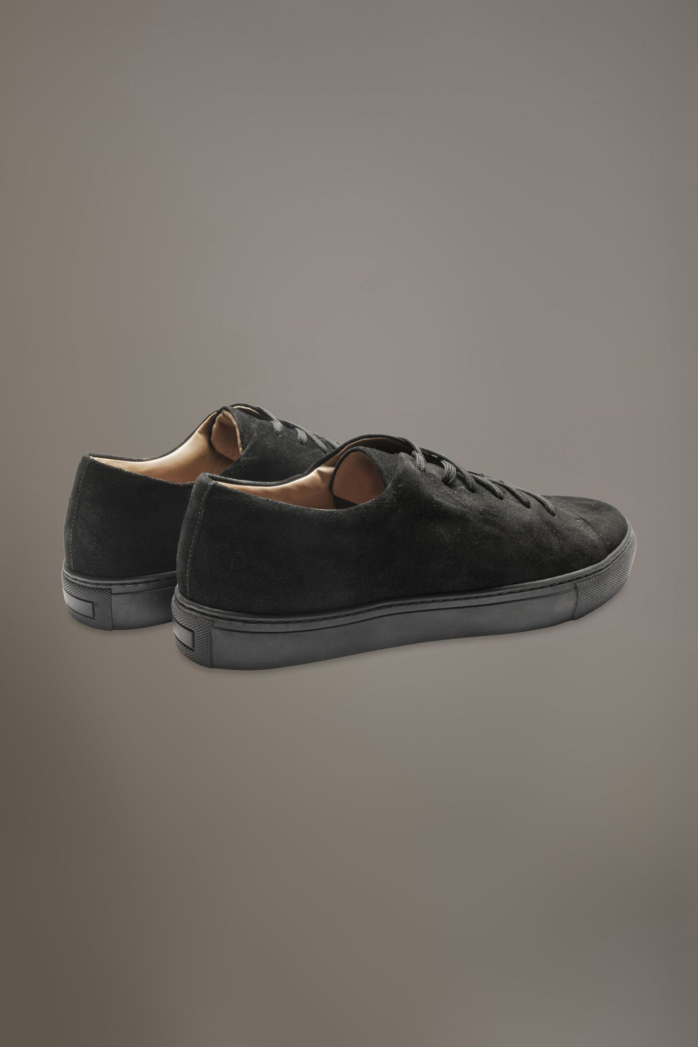100% suede leather sneakers with rubber sole