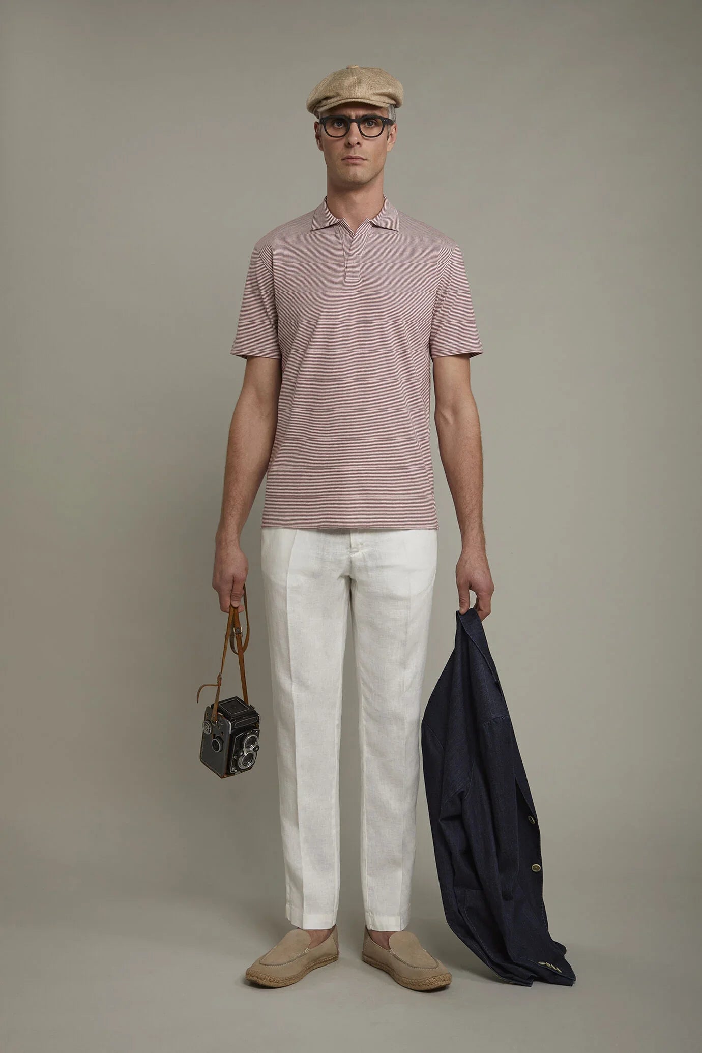 Men’s short sleeve button-less polo shirt with derby collar and thin stripes 100% cotton regular fit