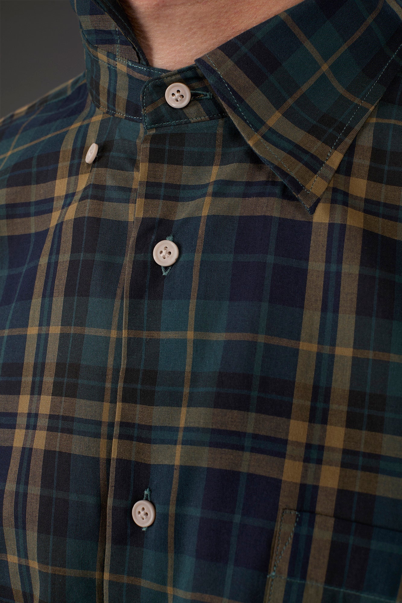 Men's concealed button down casual shirt in checked washed muslin fabric