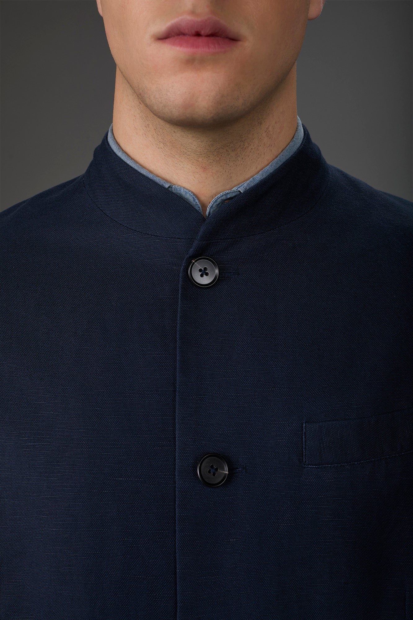 Men's unlined single-breasted jacket with mandarin collar