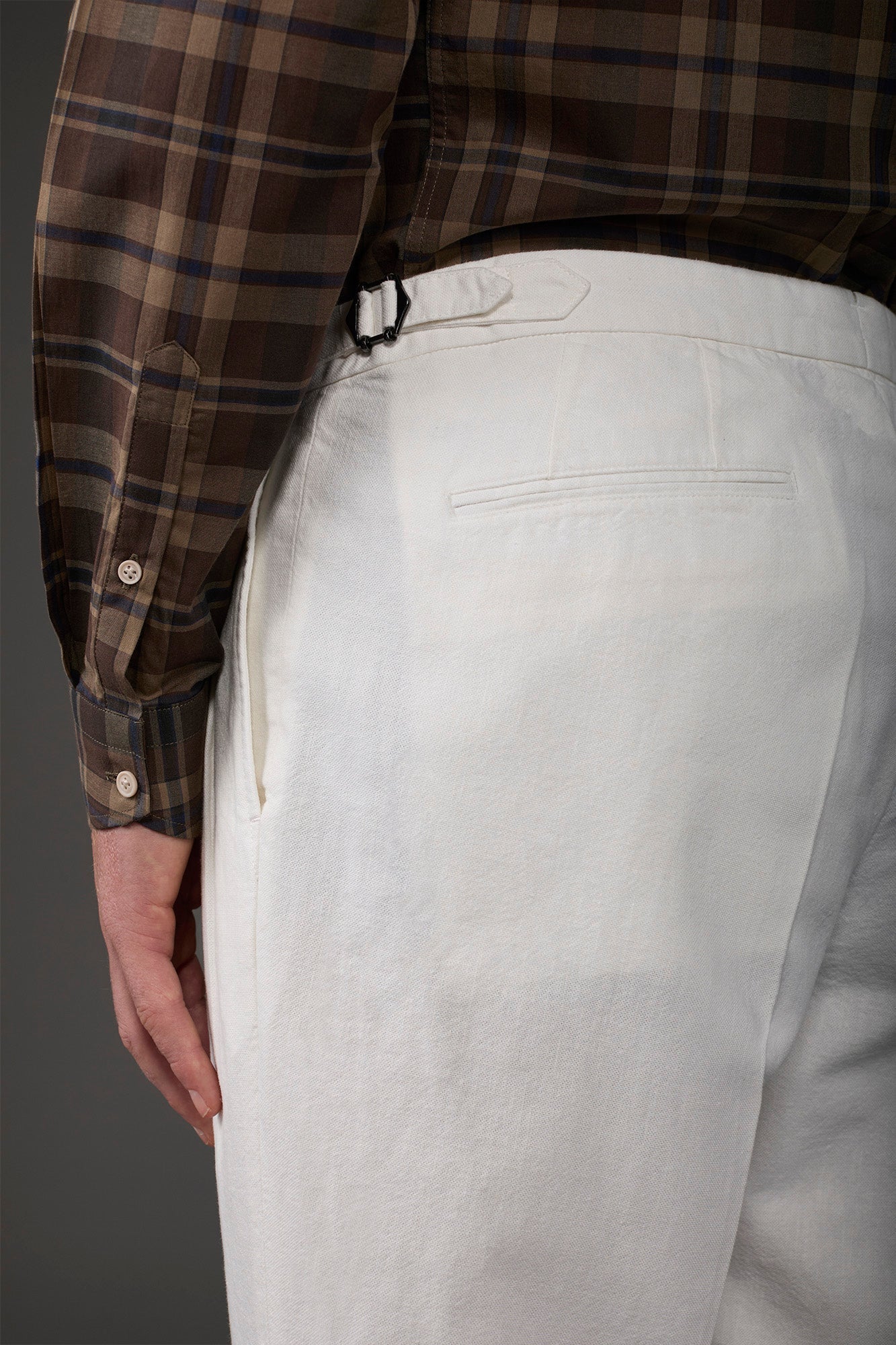 Men's trousers with double pleats and side buckles