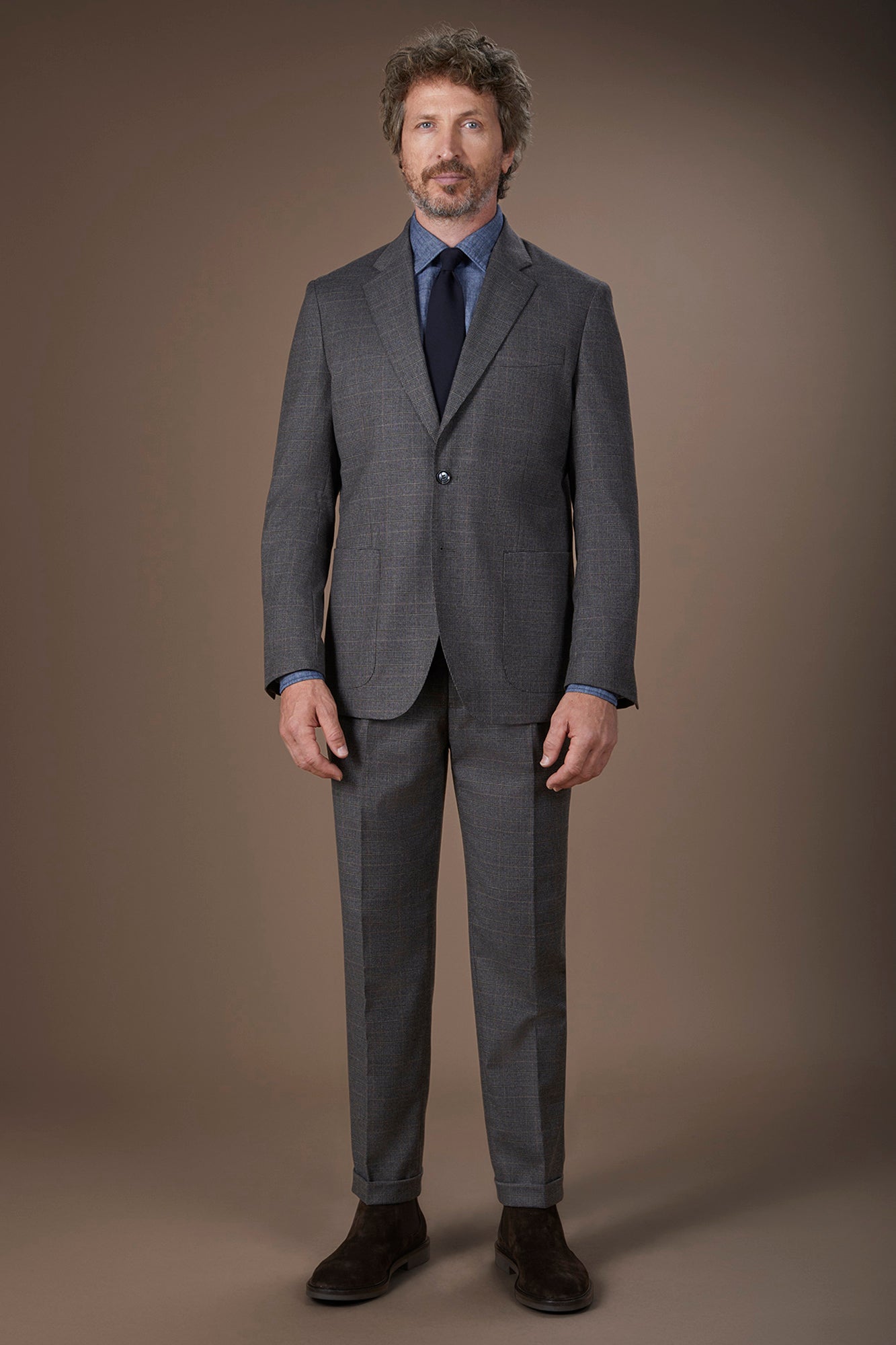 Men's single-breasted suit with two-button jacket and Prince of Wales fabric
