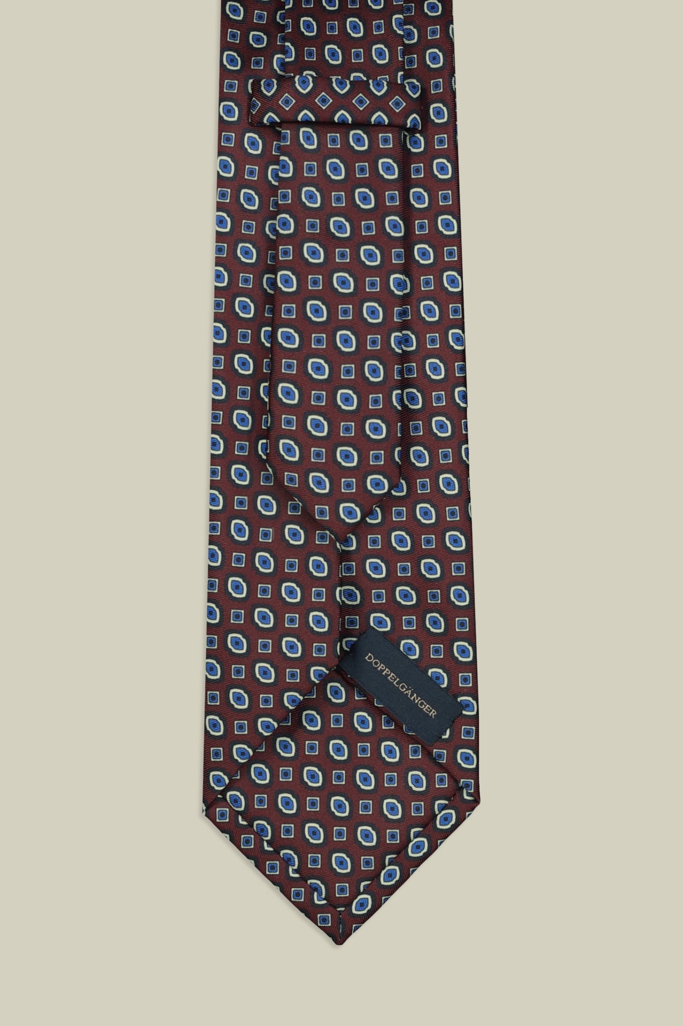 Men's tie with geometric pattern