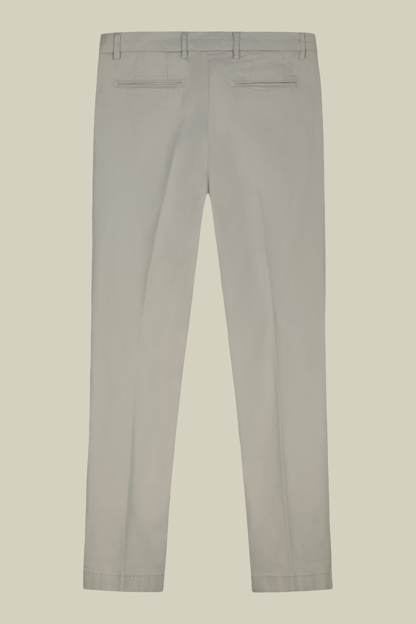 Classic men's chinos in regular fit with stretch twill construction