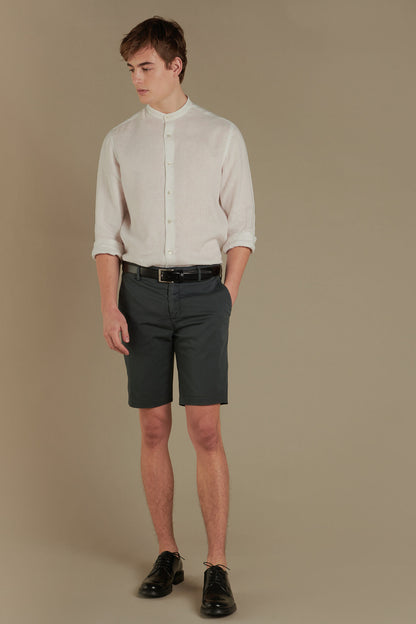 Chino bermuda twill construction