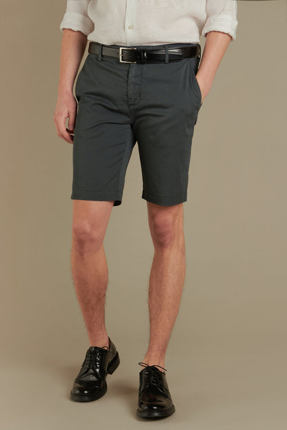 Chino bermuda twill construction