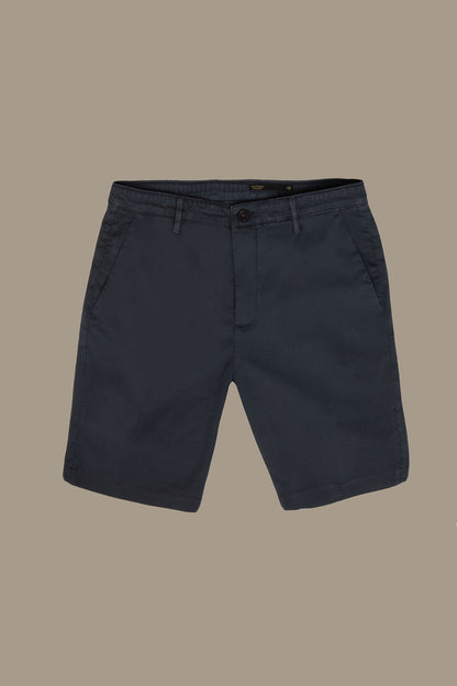 Chino bermuda twill construction