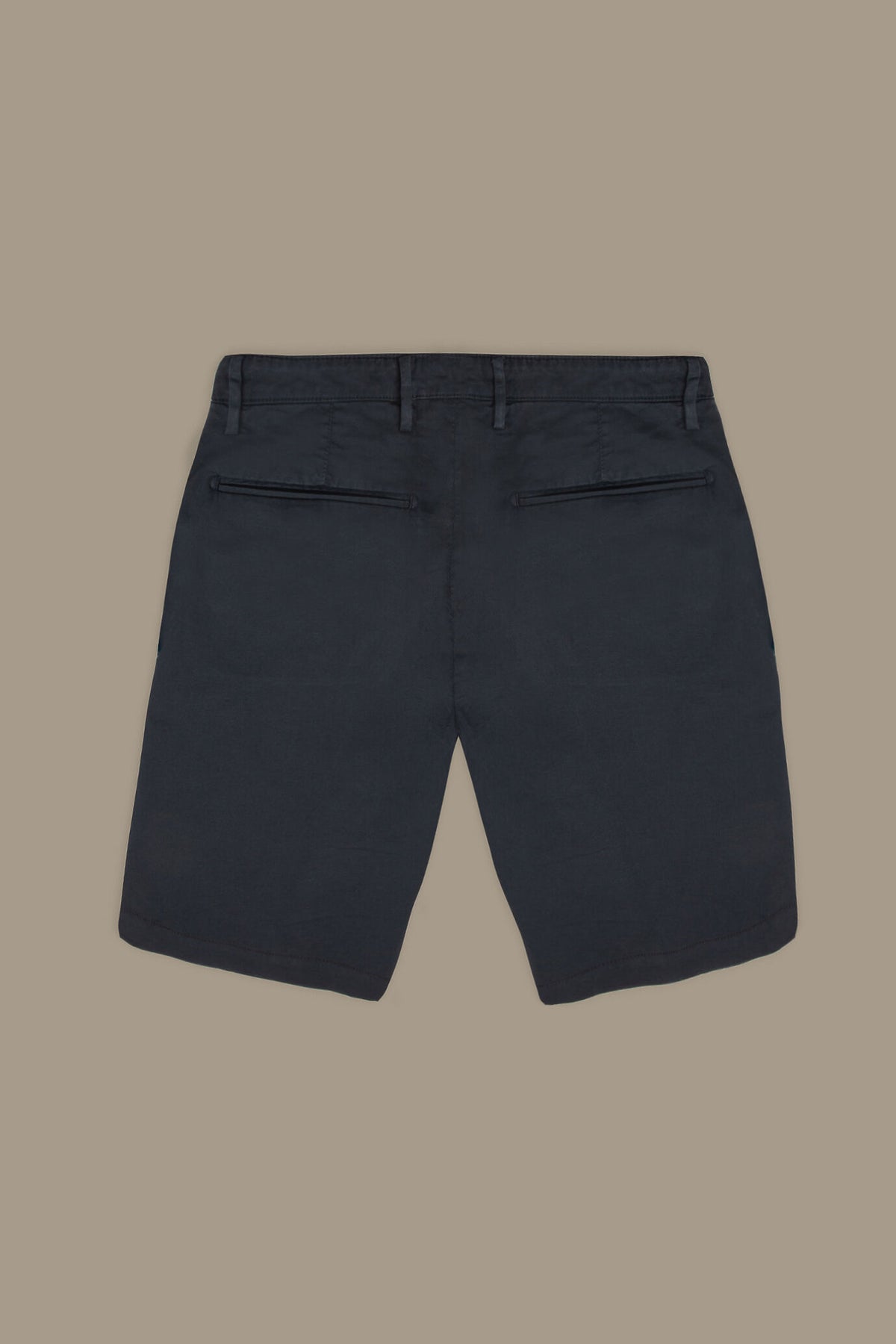 Chino bermuda twill construction