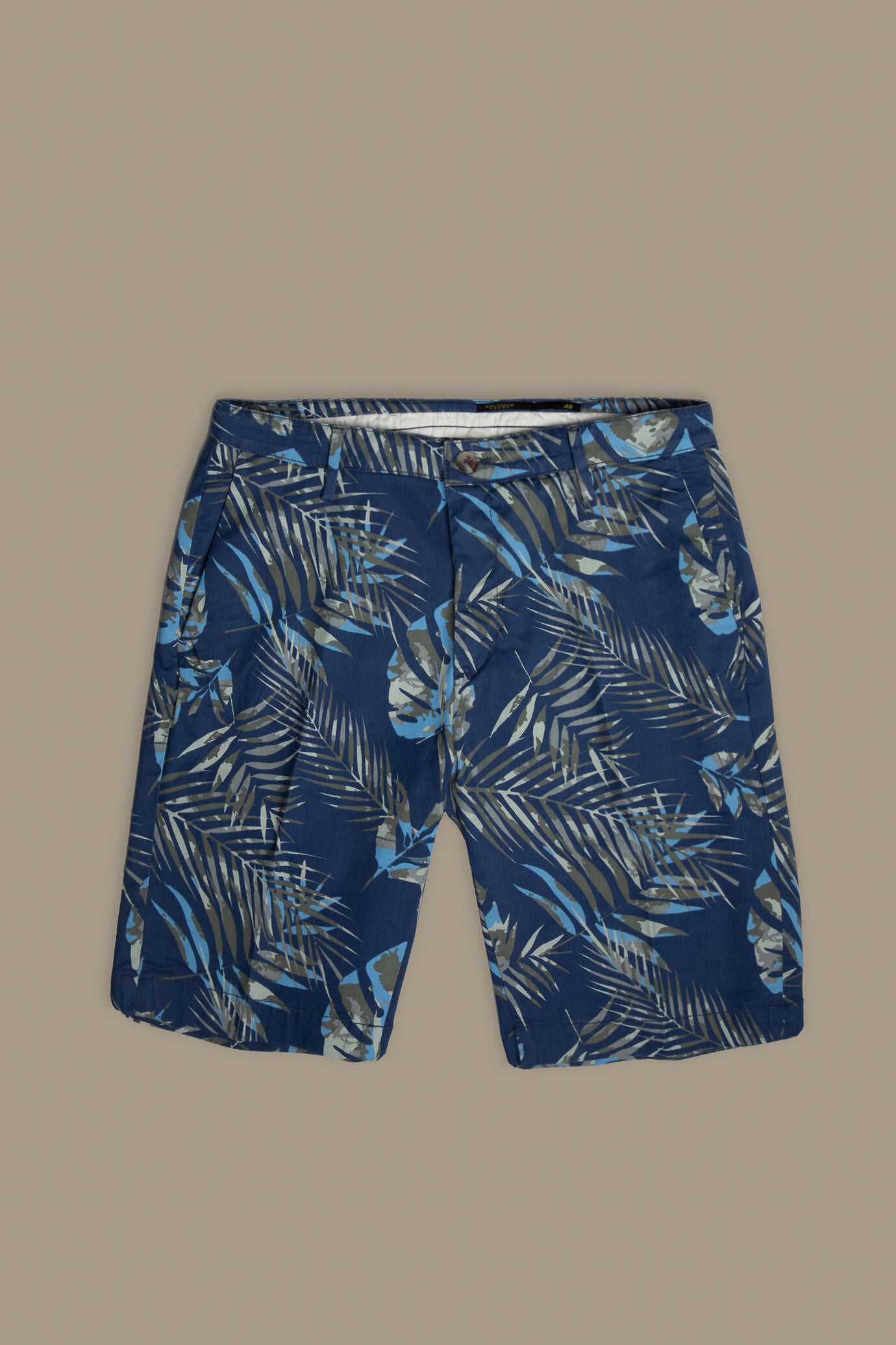 Chino bermuda twill construction