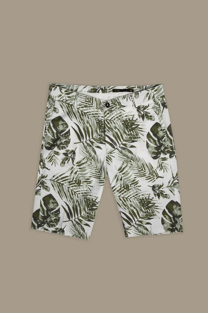 Chino bermuda twill construction with green leaves print