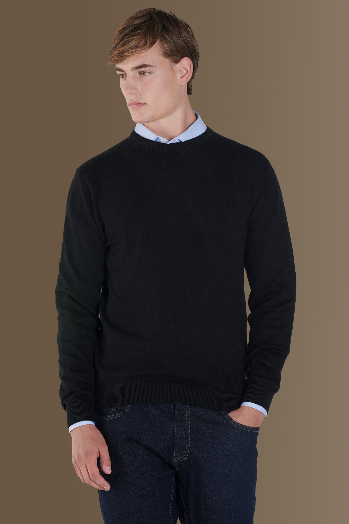 Round neck sweater
