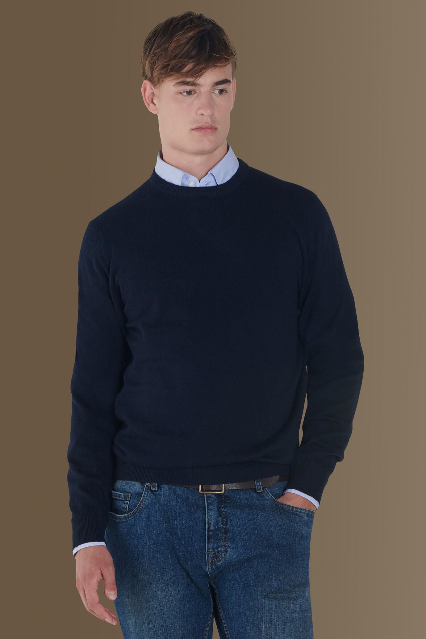 Round neck sweater