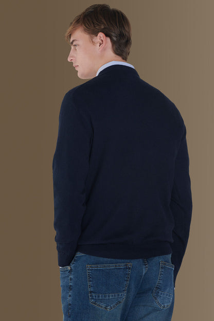 Round neck sweater