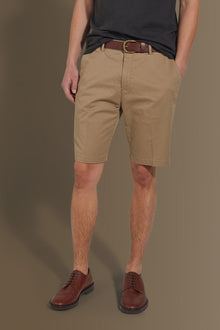 Classic bermuda twill stretch construction