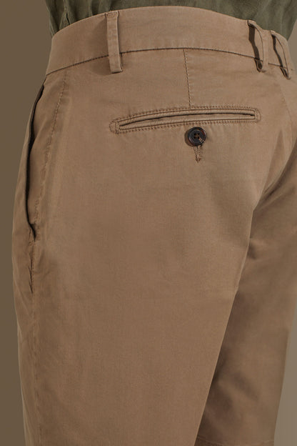Classic bermuda twill stretch construction