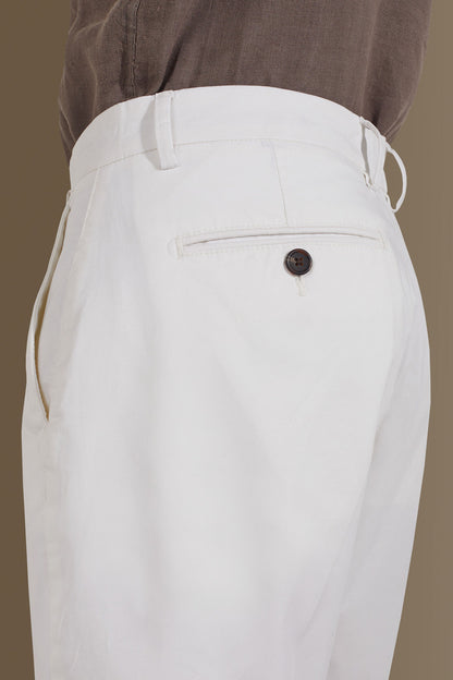 Classic bermuda twill stretch construction