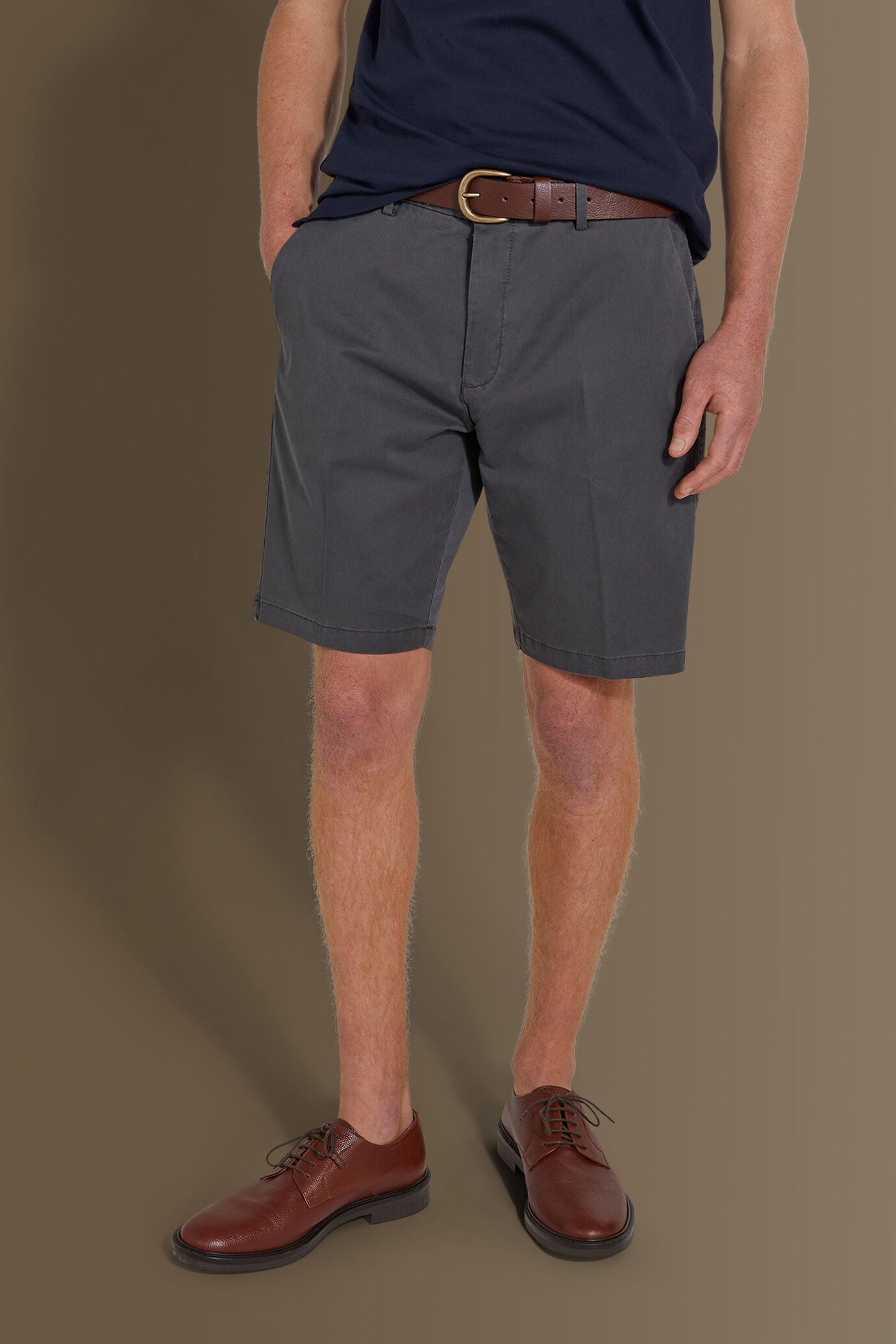 Classic bermuda twill stretch construction