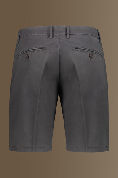 Classic bermuda twill stretch construction
