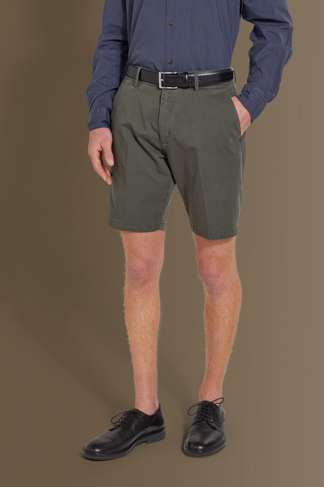 Classic bermuda twill stretch construction