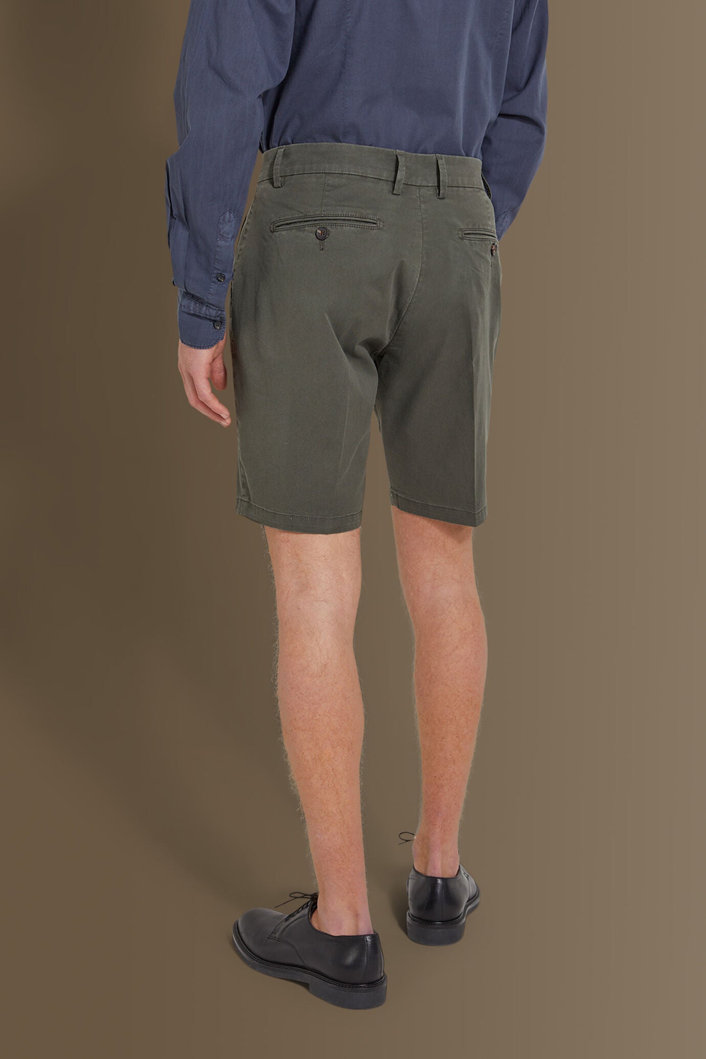 Classic bermuda twill stretch construction