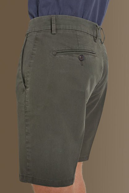 Classic bermuda twill stretch construction