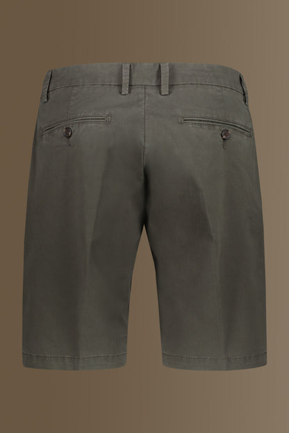 Classic bermuda twill stretch construction