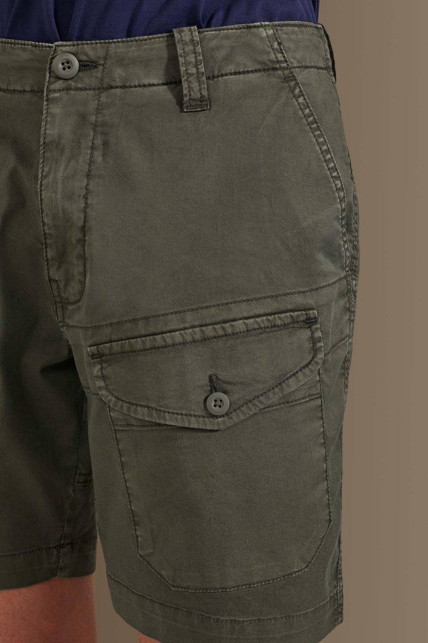 Bermuda with pocktes twill stretch fabric