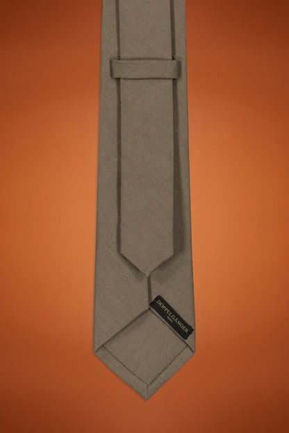 Linen blend tie solid colour