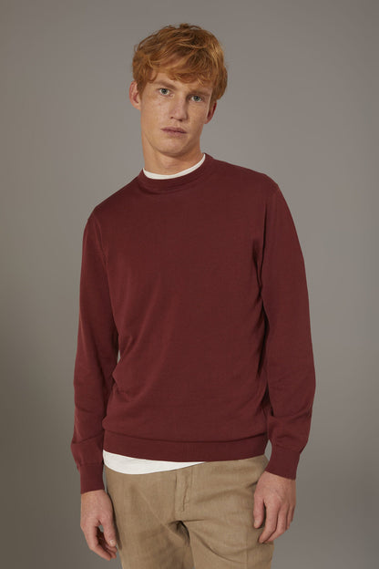 Round neck sweater 100% cotton in Brown by Doppelganger, Italian Timeless made from Composition: 100% Cotton
Mood: Basic
Type: Round Neck
Season: Spring Summer 23
Material: Cotton
Style: Timeless
Fit: Regular