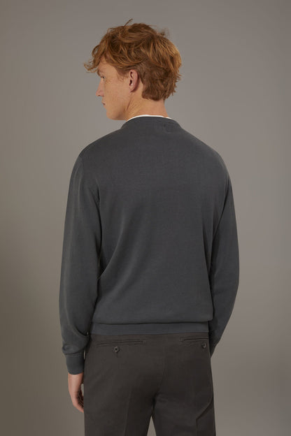 Round neck sweater 100% cotton in Brown by Doppelganger, Italian Timeless made from Composition: 100% Cotton
Mood: Basic
Type: Round Neck
Season: Spring Summer 23
Material: Cotton
Style: Timeless
Fit: Regular