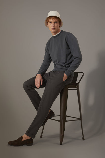 Classic chino trousers