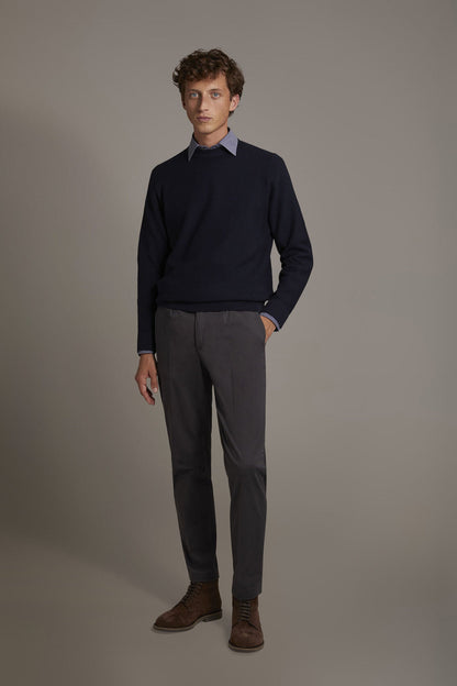 Chino single pinces in Brown by Doppelganger, Italian Chino;Coin Pocket made from Composition: 97% Cotton 3% Elastane
Type: Chinos, Coin Pocket
Season: Fall Winter 22-23
Material: Cotton
Fit: Regular