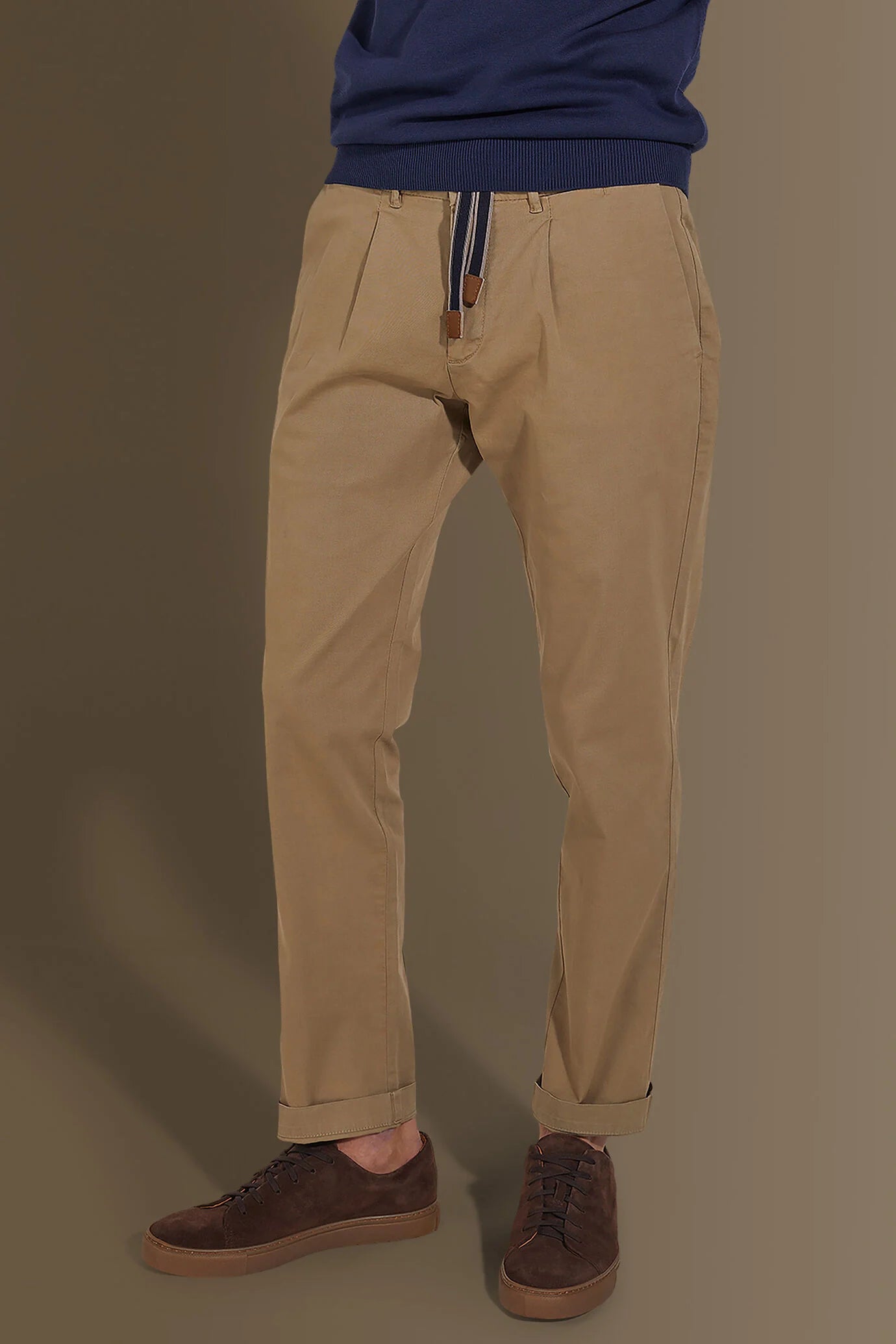 Trousers with elastic on waist and laces