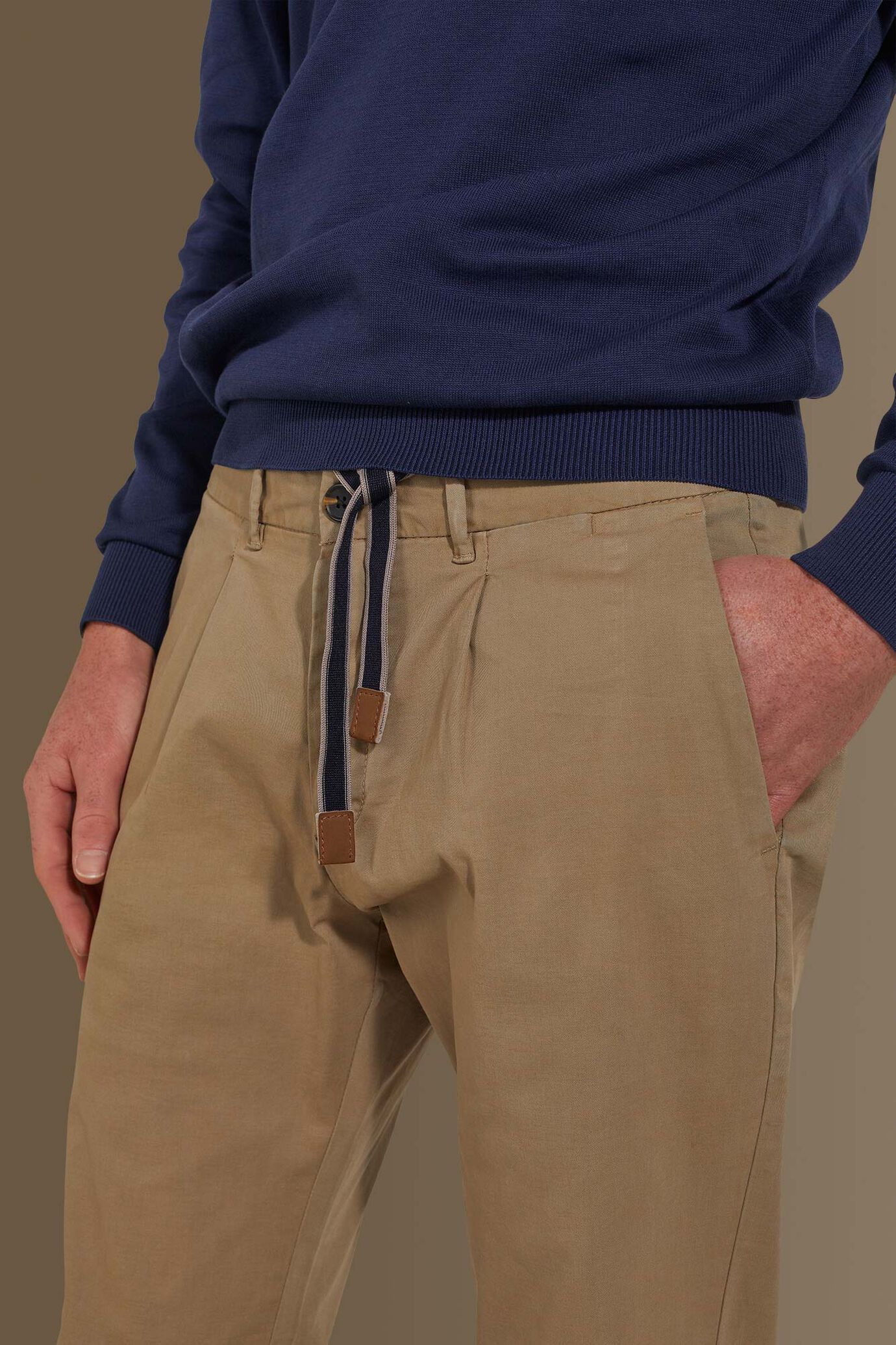 Trousers with elastic on waist and laces