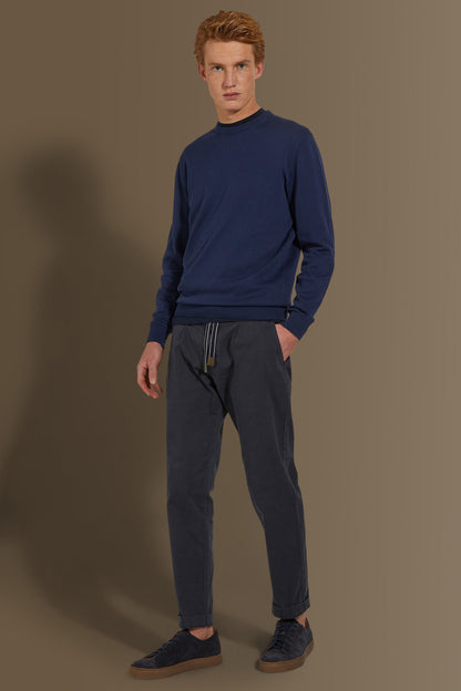 Trousers with elastic on waist and laces