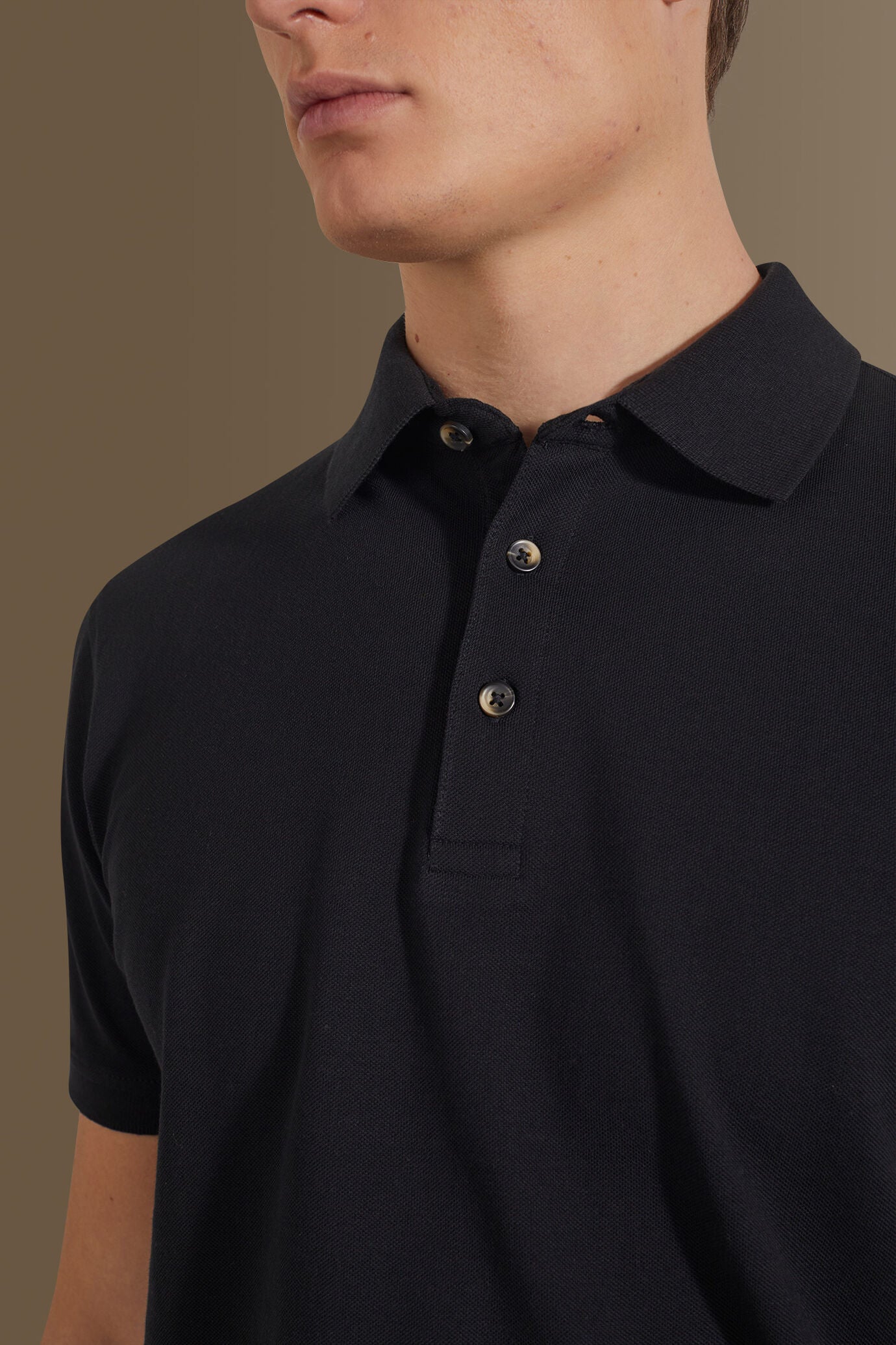 Short sleeves polo 100% cotton piquet solid colour