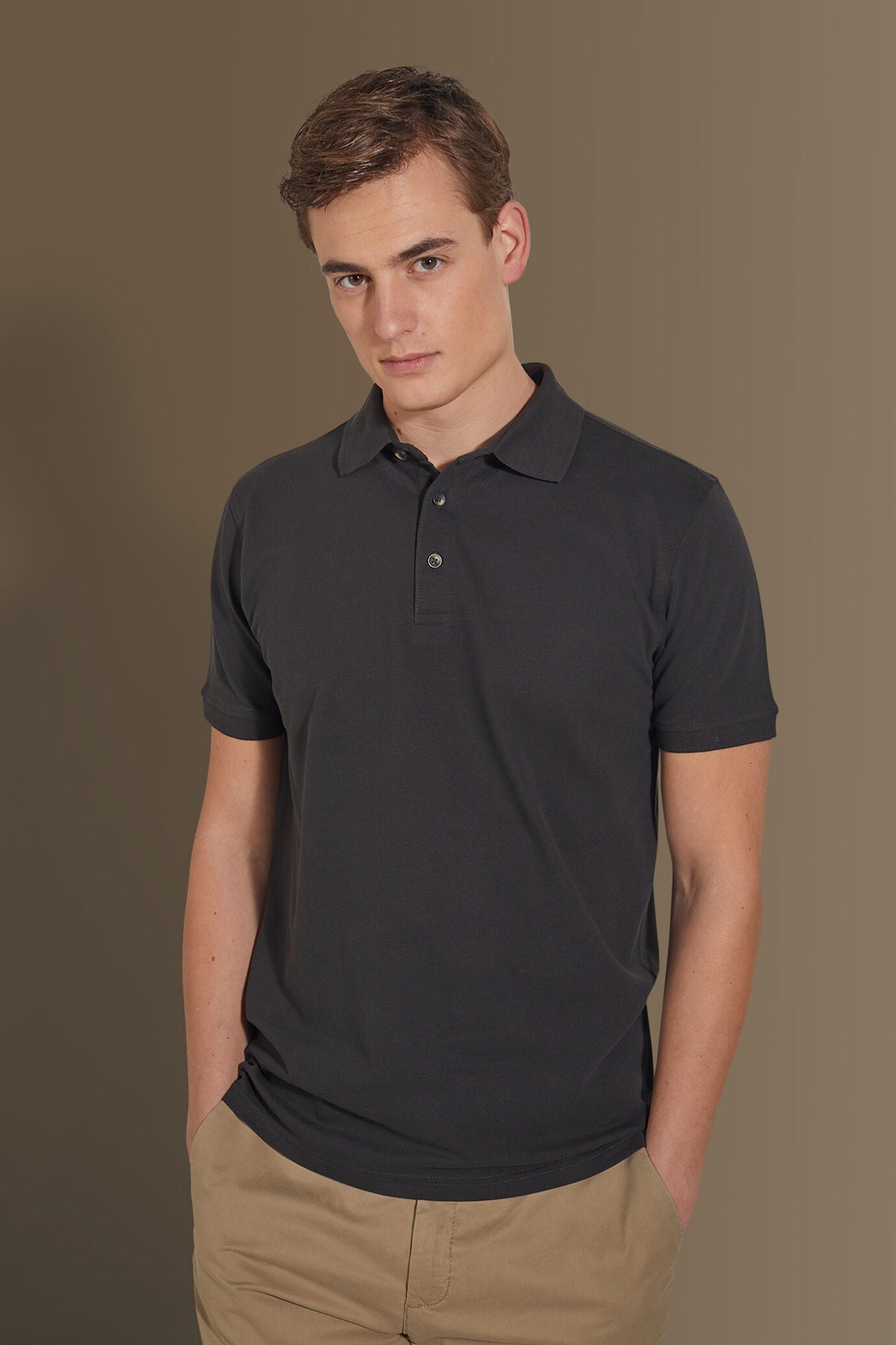 Short sleeves polo 100% cotton piquet solid colour