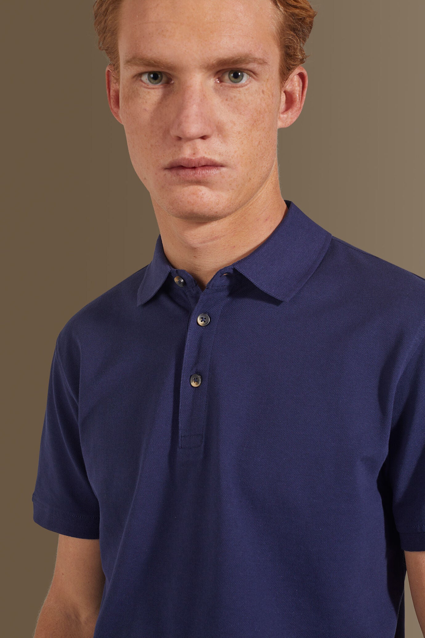 Short sleeves polo 100% cotton piquet solid colour