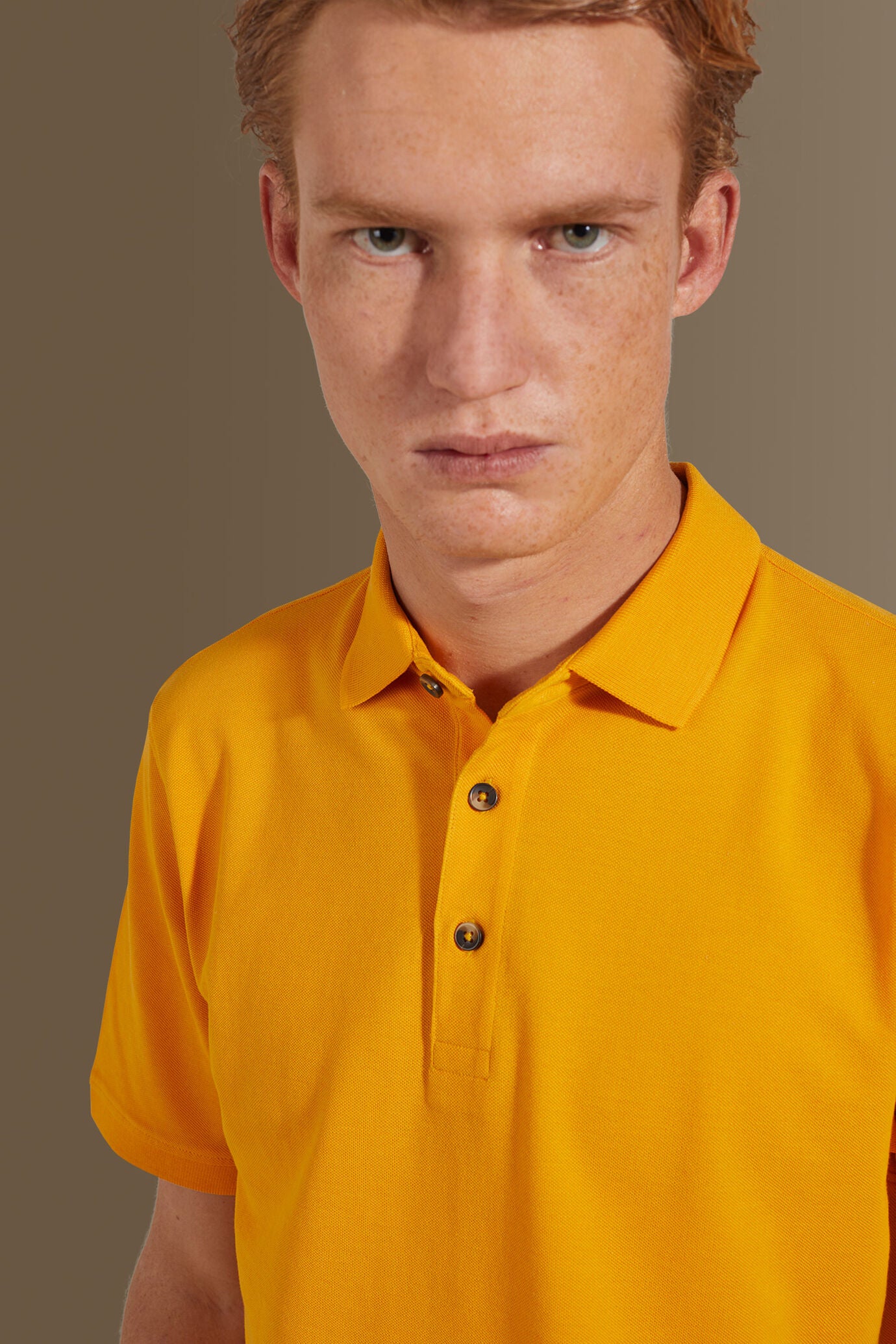 Short sleeves polo 100% cotton piquet solid colour