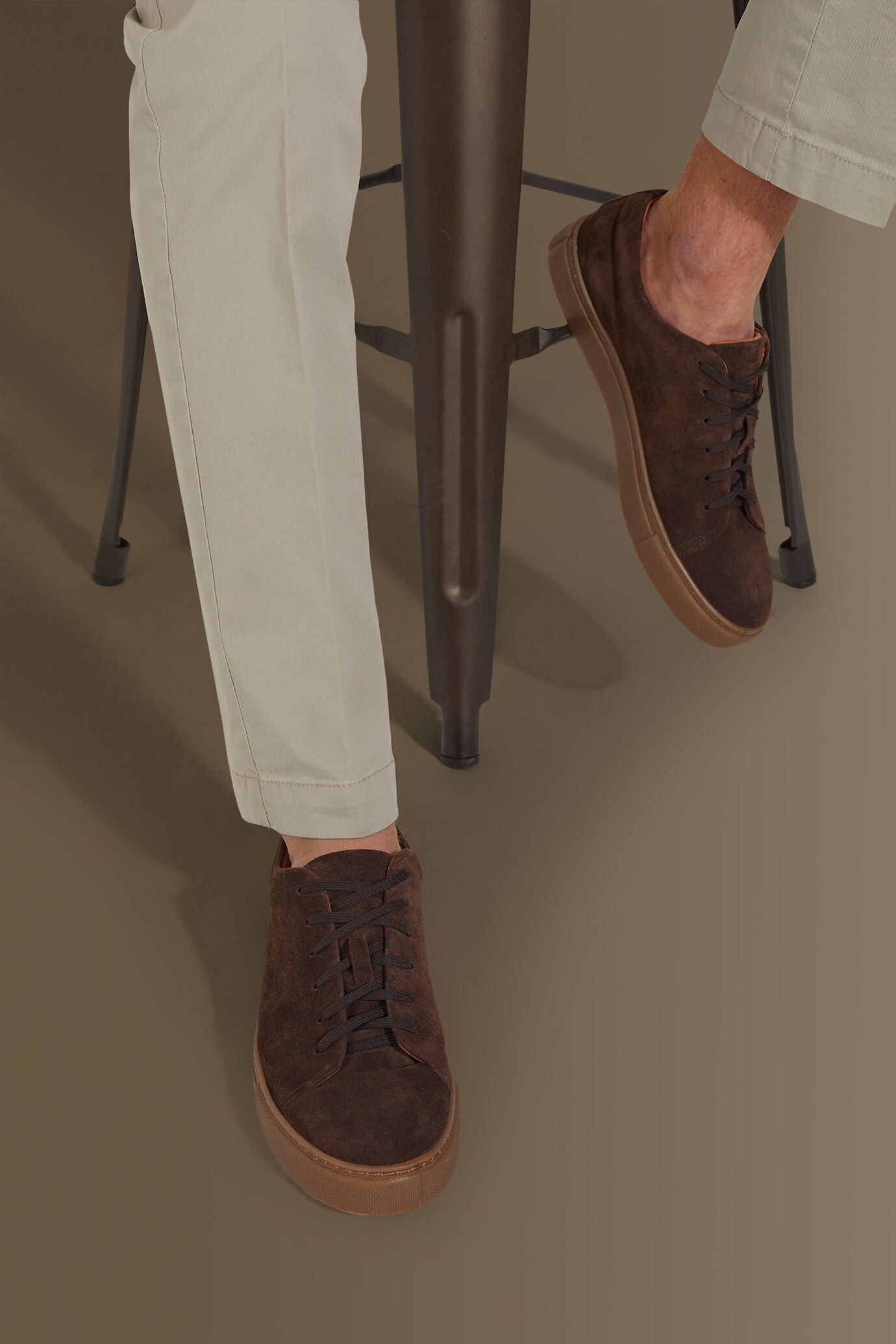 100% suede leather sneakers