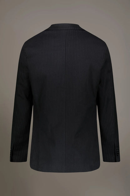 Single-breasted jacket with flap pocket