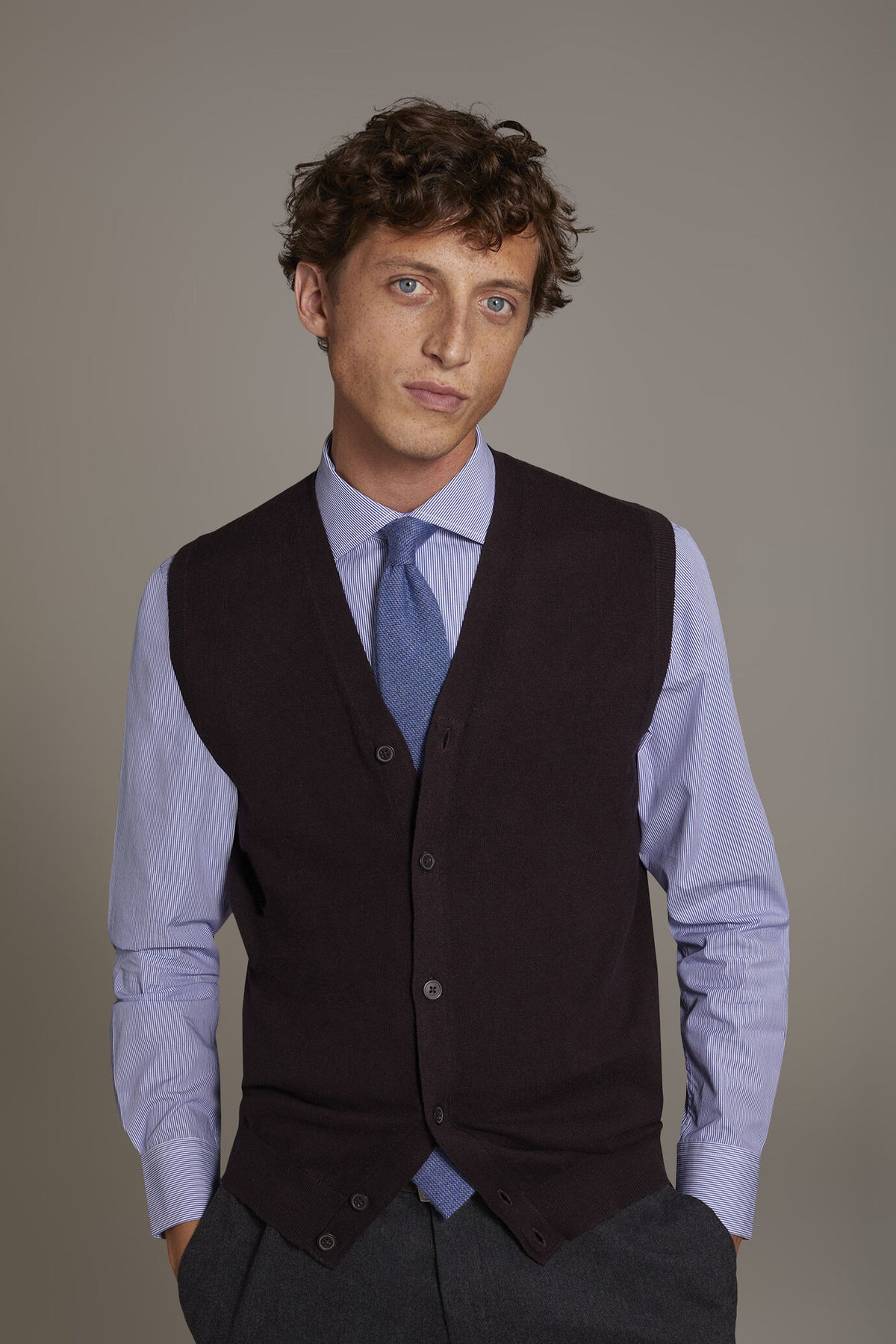 Wool blend V-neck knitted vest