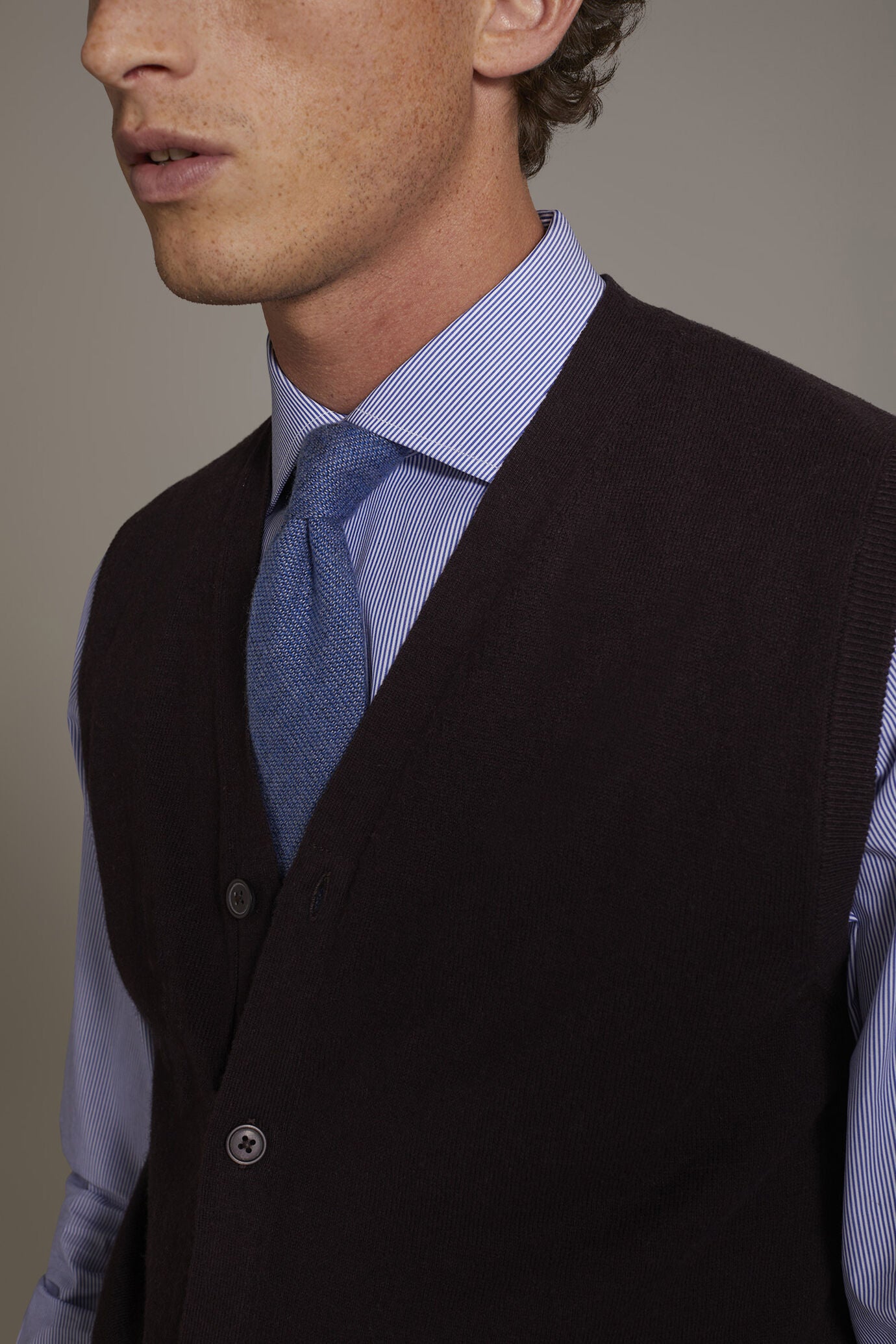 Wool blend V-neck knitted vest