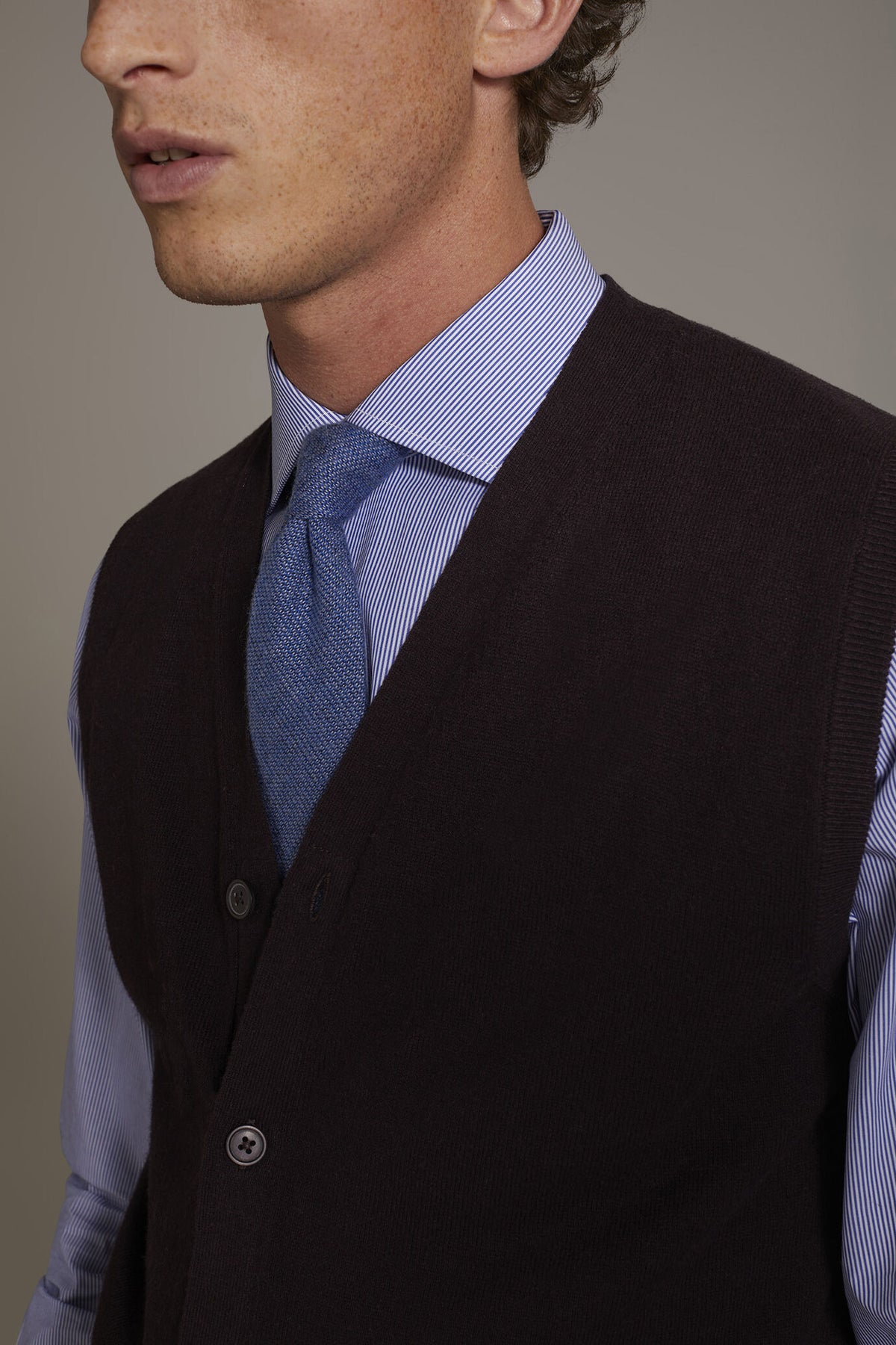 Wool blend V-neck knitted vest