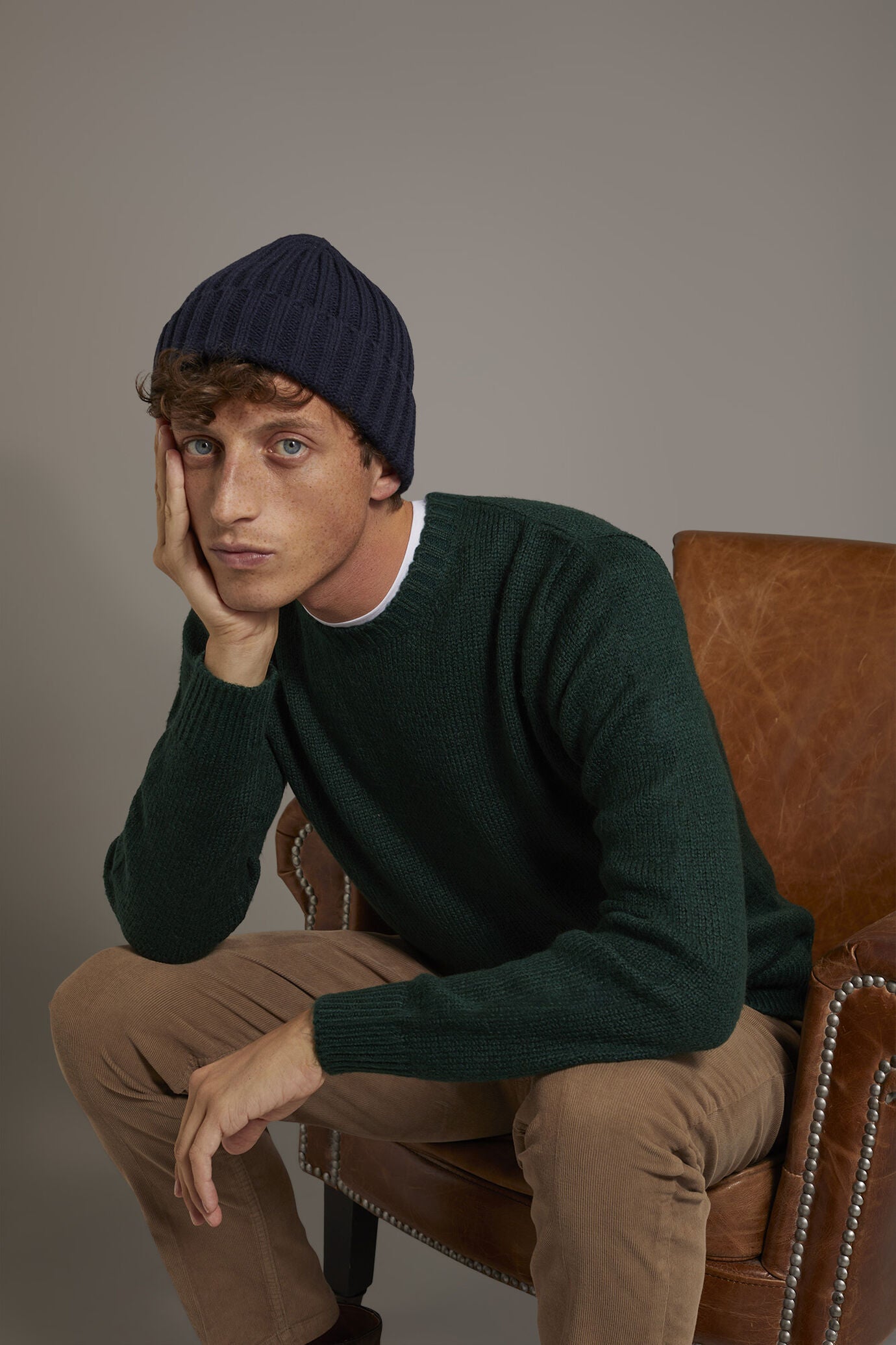 Round neck wool blend sweater