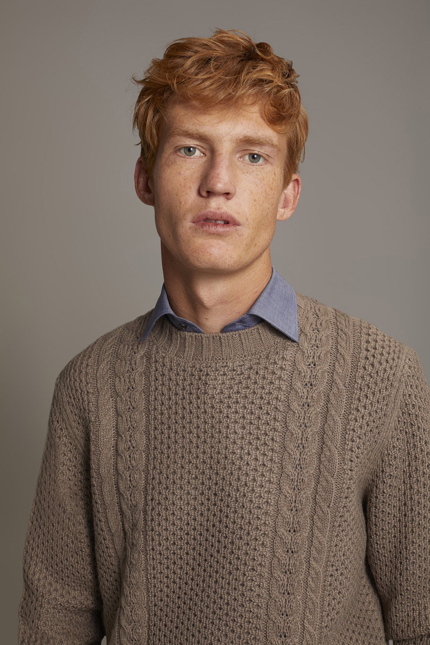 Wool blend round neck sweater with honeycomb heavy knitting