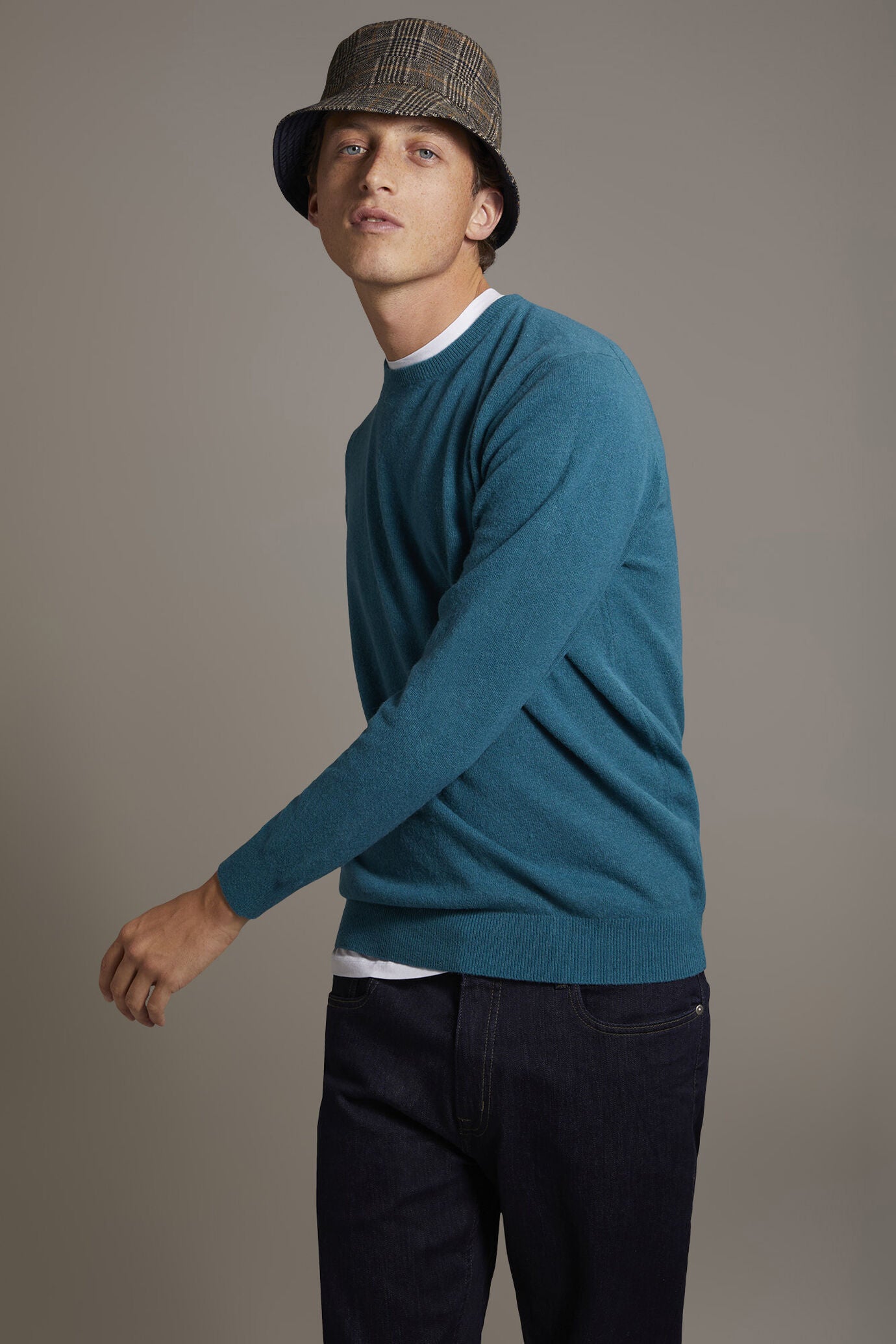 Round neck lambswool blend sweater