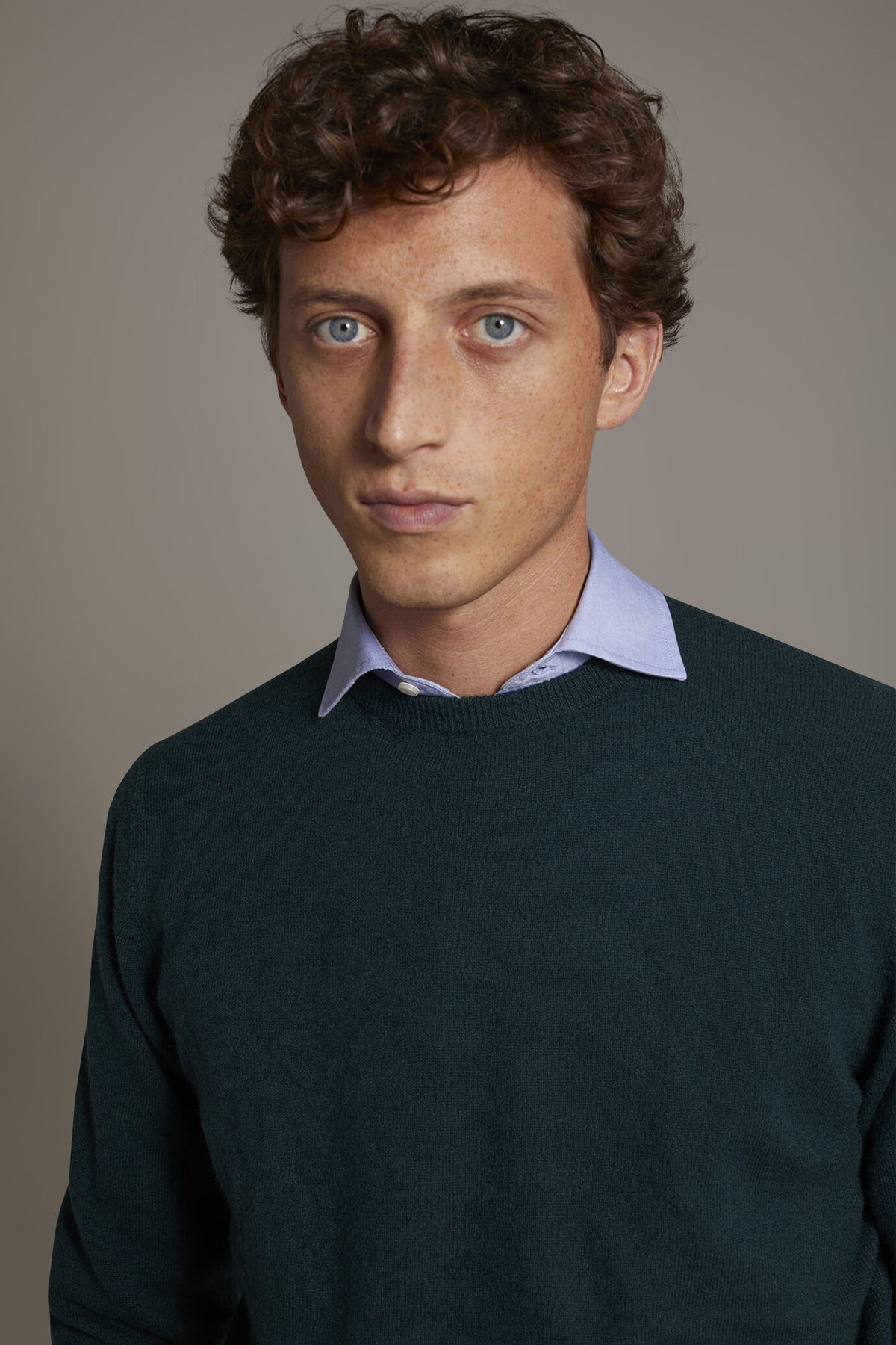 Round neck sweater 100% cashmere