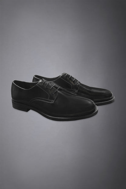 100% brushed leather derby shoe with rubber sole